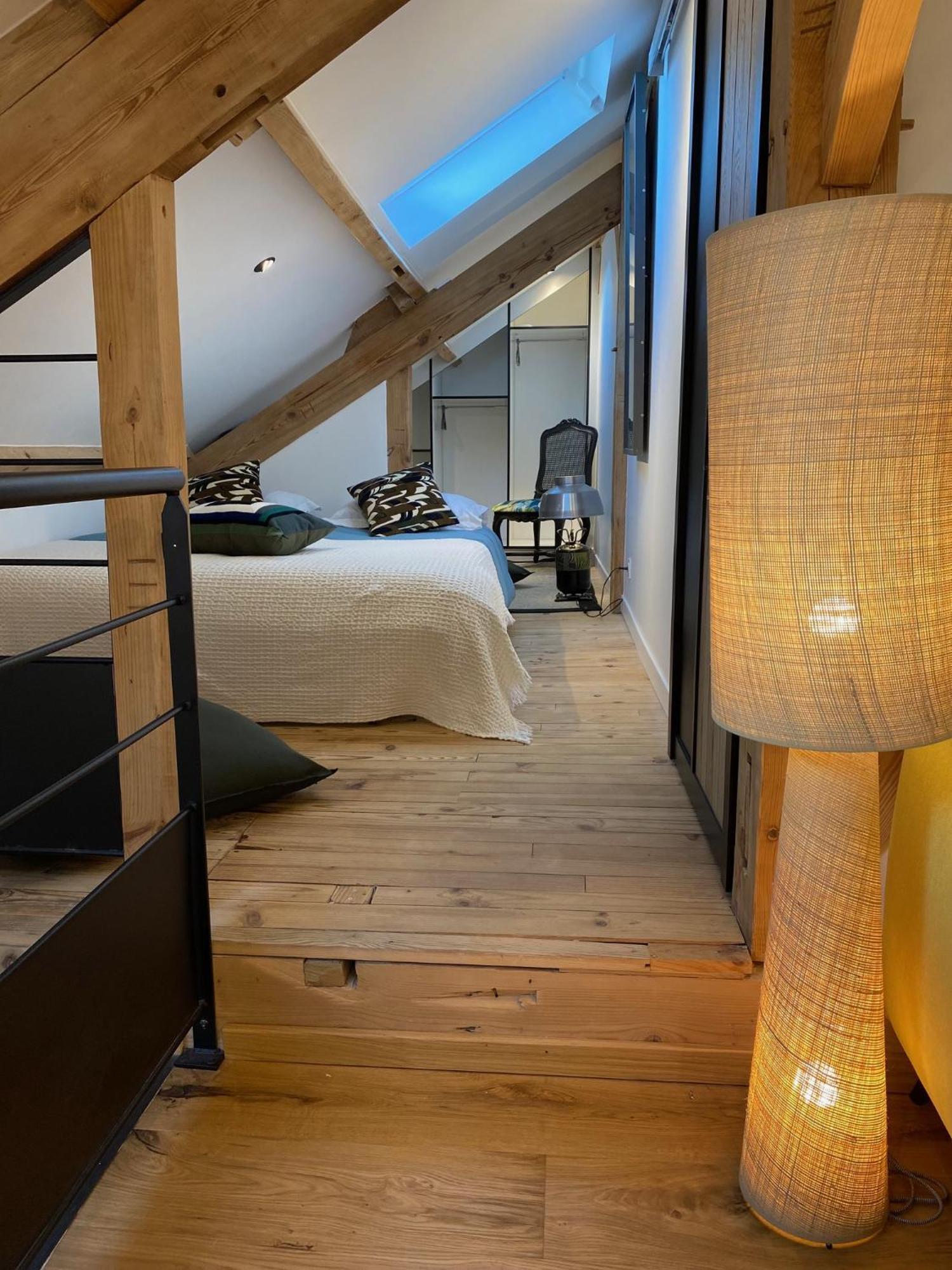 Appartement Avec Terrasse & Parking Sarlat Centre Luaran gambar