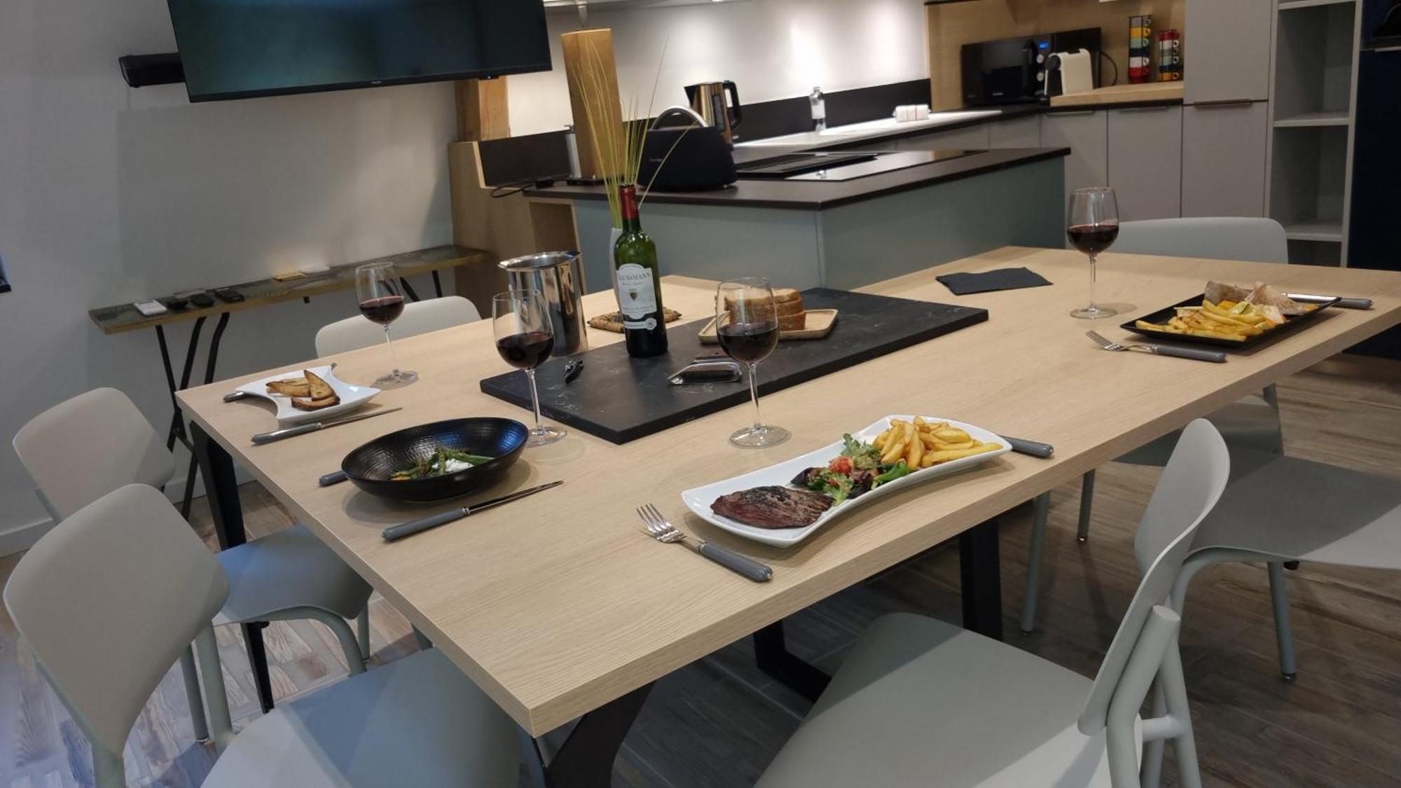 Appartement Avec Terrasse & Parking Sarlat Centre Luaran gambar